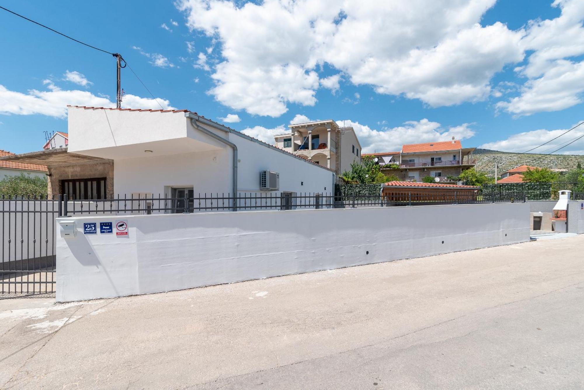 Apartman Dino Трогир Экстерьер фото